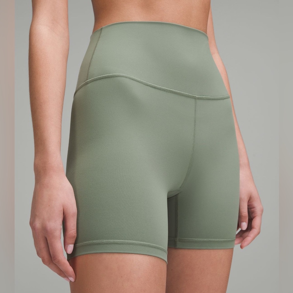 LULULEMON NWT Align™ High-Rise Short 4"
COLOR GREEN - Picture 3 of 5
